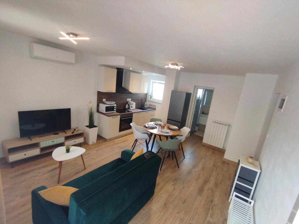 Apartment Jal ロヴィニ エクステリア 写真